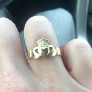 14K gold claddagh ring